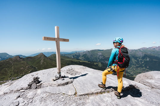Blick vom Klettersteig Eiger-Rotstock auf die umliegenden Berge.