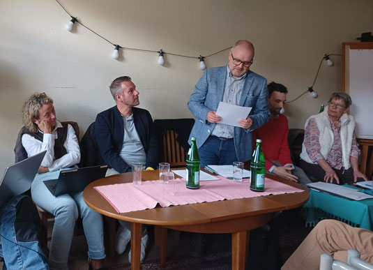 Die Aufsichtsratsmitglieder Kathrin Arlt, André Bogdan und Dieter Klingsöhr sowie die Vorstände Nikolai Simon-Hallensleben und Dagmar Thomas (von links) standen Rede und Antwort.