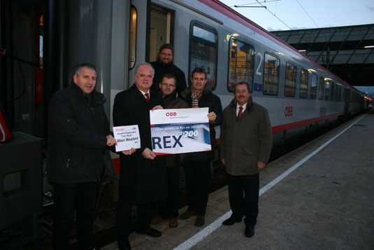 Stadtführung, Land Niederösterreich und ÖBB waren bei der ersten Abfahrt des neuen Rex200 vom Bahnhof Krems nach Wien-Westbahnhof dabei. Foto: WaPA