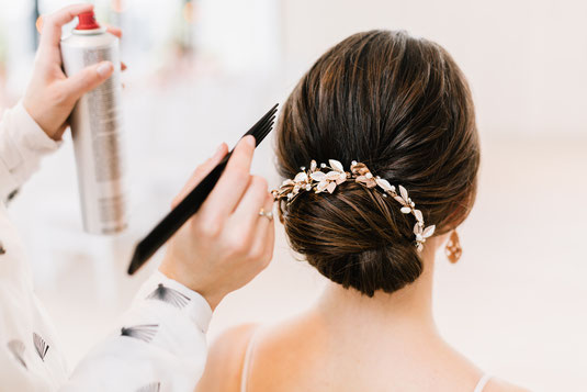 Hair- und Make-up Artist stylistin Braut make-up Headpiece Brautfrisur 