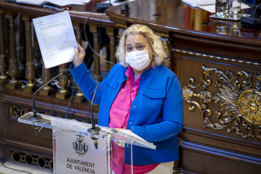 María José Ferrer en el Pleno del Ayuntamiento de Valencia