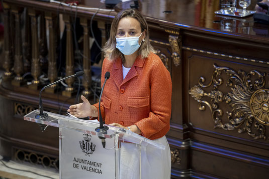 Paula Llobet en el pleno del Ayuntamiento de Valencia