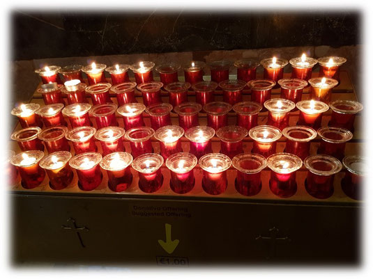 Eine Kerze für Freunde und Familie ... Santiago de Compostela, Spanien (Foto Franka Frieß)