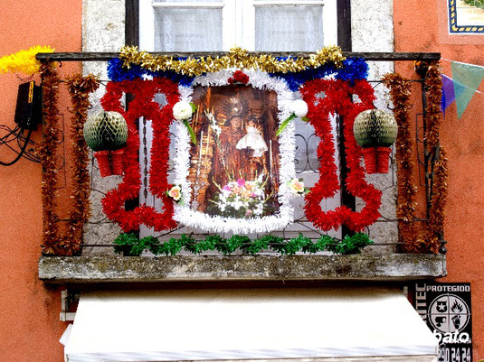 Festtag des Hl. Antonius in Lissabon, Foto (c) Fiore Silvestro Barbato CC BY-SA 2.0, Foto Teaser: Briefmarke des Königreichs Italien von 1931