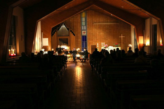 Musik und Lesung im Advent in der Winterkirche in Oberkaufungen
