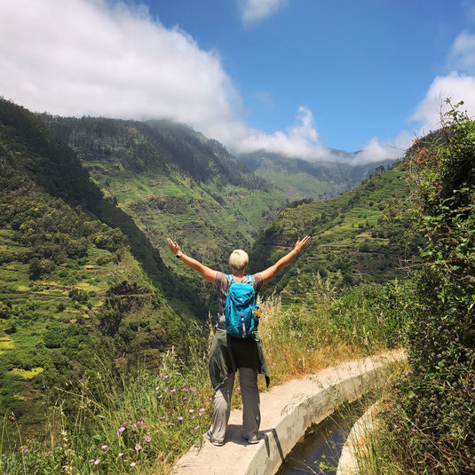 Madeira Wanderung Ponta do Sol Levada Nova Natur Deuter Rucksack Berge 