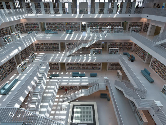 Stadtbibliothek Stuttgart / Yi Architects - bei direktem Sonnenlicht