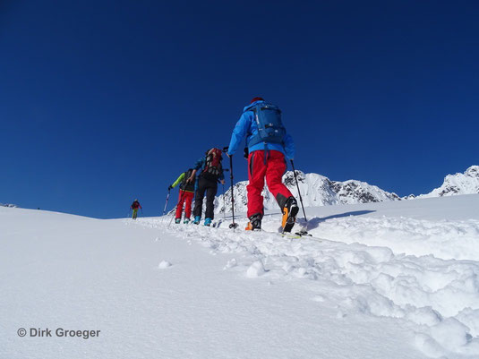 Skitouren Norwegen, Norwegen Lyngen, Skitouren in Norwegen, AMICAL alpin, Alpine welten entdecken, Bergschule im Kleinwalsertal, Bergschule in Oberstdorf, Alpinschule in Oberstdorf, Bergschule im Oberallgäu