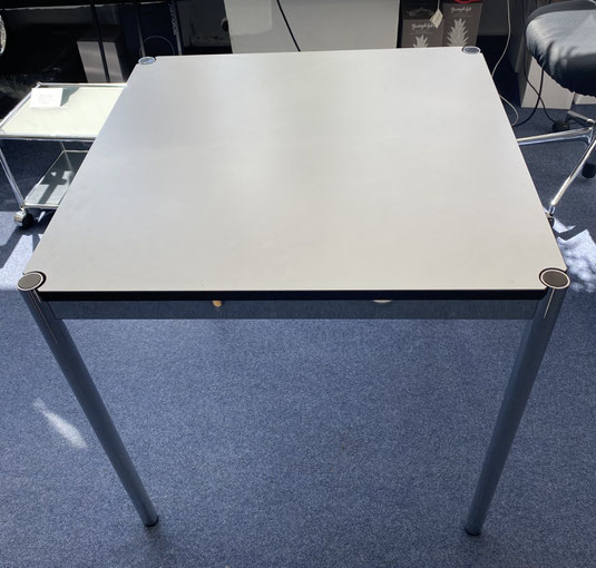 USM Haller Schreibtisch 2nd Hand Kunstharz perlgrau