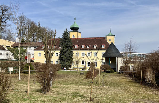 Blick auf das Kurgelände / Schloss Neydharting, Foto: Angela Dannbauer