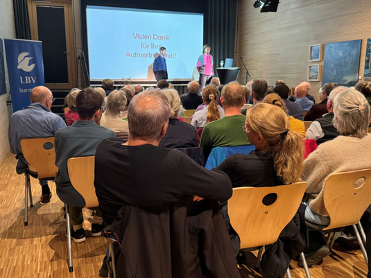 Cornelia Siuda und Moderator des Abends, der LBV-Geschäftsstellenleiter Claudius Birke