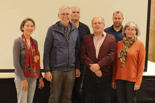 Der neu gewählte Vorstand mit Beisitzer  - v.l.n.r. Claudia Trepte, Stefan Schilling, Dr. Gerhard Huber, Günther Paschek, Dr. Tobias Zehetmair, Renate Zoller (Foto: Herbert Zipfel) 