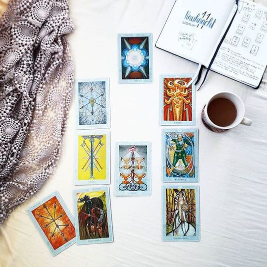 Tarot lernen speziell für Therapeutinnen und Berater. Online und in Graz.