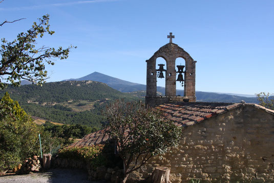 Bild: Kirche Notre Dame in Suzette in den Dentelles de Montmirail