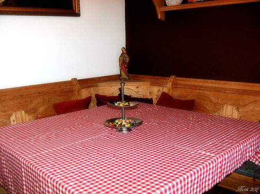 Ferienhaus, FerienhausamKlostergarten, Gößweinstein, Urlaub, Ferien, Ausflug, Familientreffen, Wanderung, Klettern, Radtour, Wallfahrt, Franken, Fränkische Schweiz, Oberfranken, Bayern, Feiertage, Esszimmer, rustikal, gemütlich, Essen, Stübl