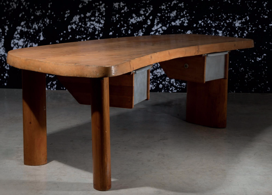 Bürotisch "En Forme" von Charlotte Perriand. Rekordpreis bei Artcurial Paris: 703 400 Euro. Foto: Artcurial, Paris