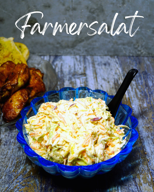 Farmersalat mit Weißkohl, Sellerie, Karotten, Apfel und cremigem Joghurt-Mayo-Dressing