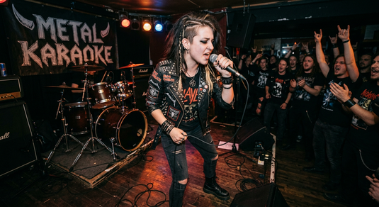 Symbolbild: Metal Karaoke (Ki-Generiert)