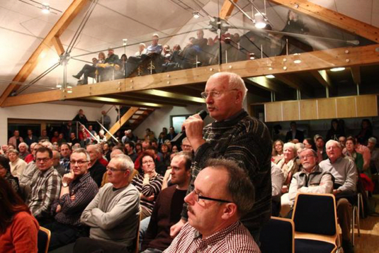 Großes Interesse: Die Infoveranstaltung besuchen 200 Bürger. Foto: Bürgerinitiative Inzigkofen