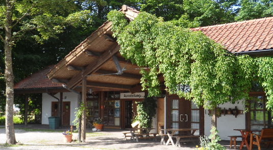 Naturpavillon Übersee LBV Chiemgau Natur Umwelt Bayern Ausstellung Führung