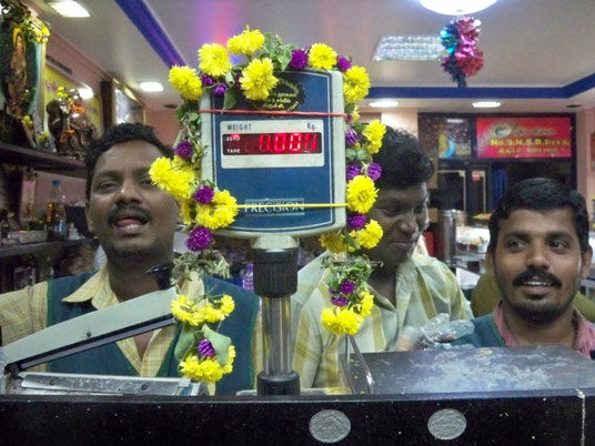 Frische Blumen sind überall im Einsatz (Trichy)