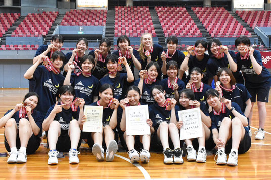 見事ベスト４を果たした女子部メンバー
