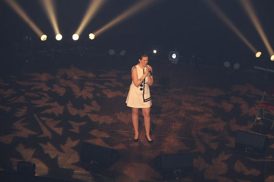 Théâtre Jean Vilar à St Quentin en 1ère partie de Jeane Manson (Janvier 2015)