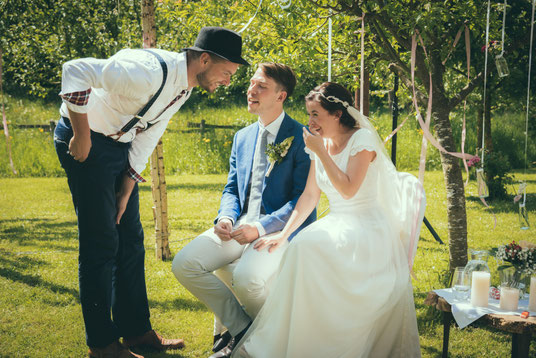 Erfahrung Freie Trauung, Bewertung Strauß und Fliege, Erfahrungsbericht freier Redner, Hochzeit Blog, Erfahrung Hochzeitsredner, Strauß & Fliege