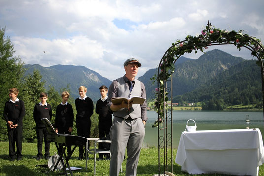 Freier Redner Bayern, Freie Hochzeit Bayern, Freie Trauung Bayern, Erfahrungsbericht Freie Trauung, Bewertung Strauß&Fliege