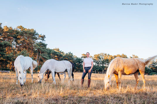Kozepte Klaudia Duif Horsemanship Equibalance Geländetraining Reitkunst Hufgesundheit Sattelsupport