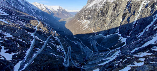 Pauls Ausblick während der Tiefschnee-Wanderung zum Trollstigen-Pass