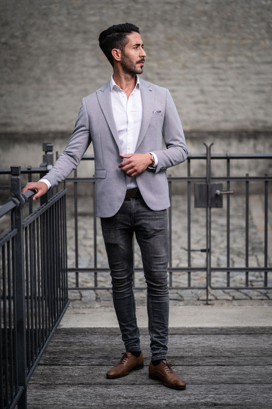 Uber Uns Onlineshop Fur Elegante Herrenmode Und Aktuellste Trends Mazy