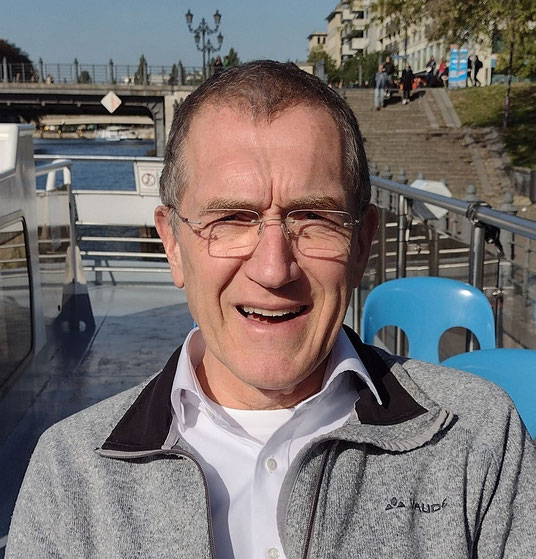Das Foto zeigt Pastor Matthias Fuchs