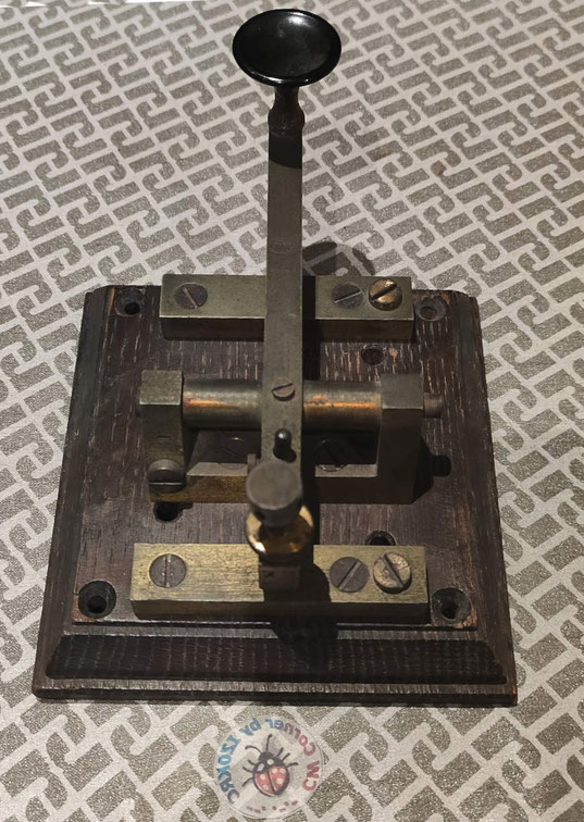 Dutch postal key made by SINUS Co.