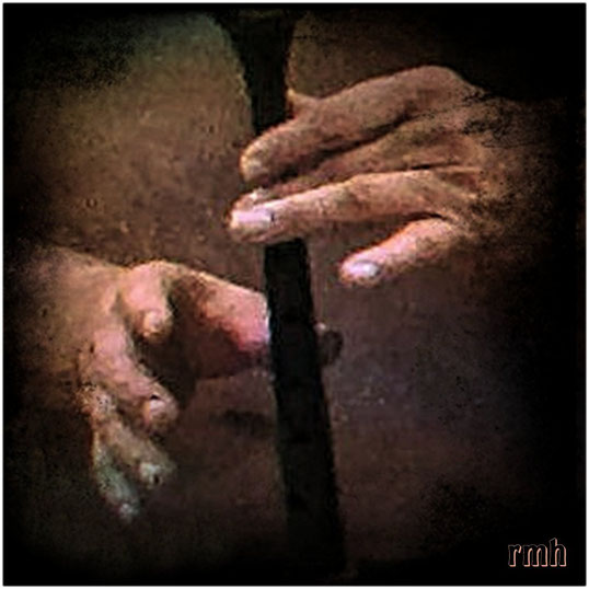 hands of a bagpipe player