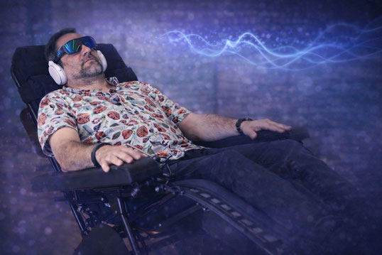 Séance de vibroacoustique PSIO TRANS avec fauteuil de relaxation et lunettes PSIO, favorisant la détente profonde et la récupération à Tonnay-charente
