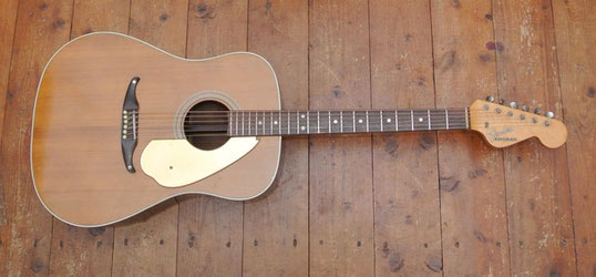 Ein E-Gitarrenhals samt 6:0 Kopfplatte prägten das Design der neuen Fender Akustik