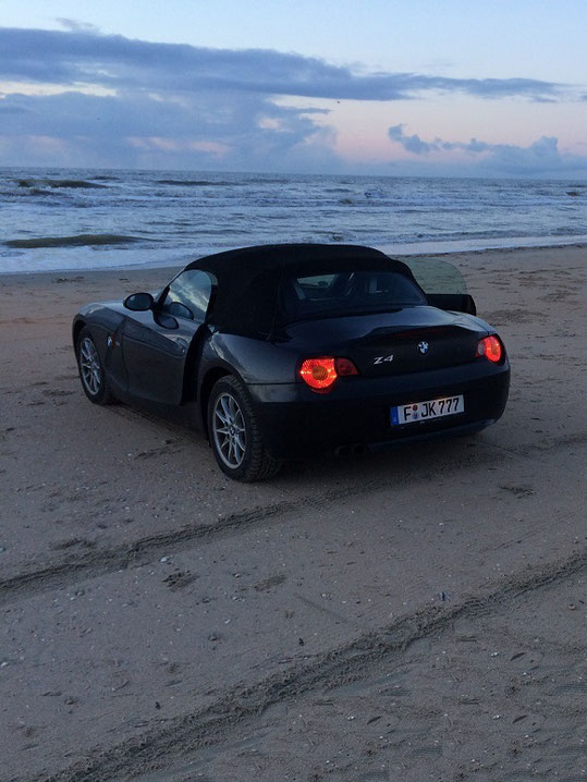 @Steve ...with one of my sportscars in DK #AtlanticO - "3  7  37 - DCCLXXVII / 11 0000 1001." 