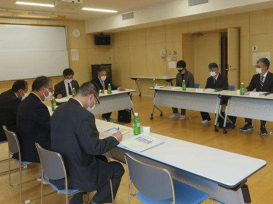 一関市立東山小学校の学校運営支援協議会の様子(令和４年度)