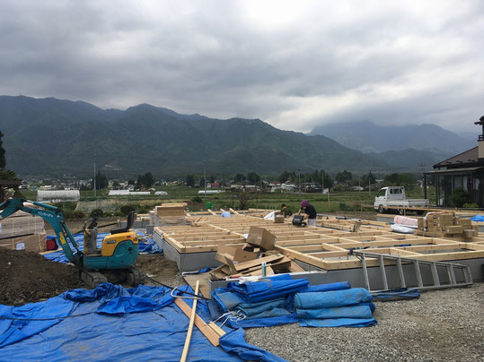 長野県　松本市　建築設計事務所　建築家　news設計室　丸山和男　住宅設計　設計監理　穂高有明の家Ⅴ　移住者の家　土台敷き