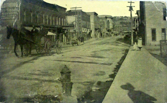 Ridgeway St. a Clifton Forge, Virginia, circa 1890 (Biblioteca di Clifton Forge)