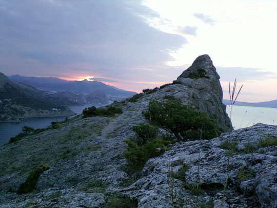 © Авторский снимок: Кузьменко А.И. 2010 г. Восход Солнца с горы Коба-Кая.