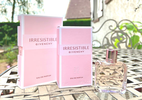 2)  ETE 2020 - IRRESISTIBLE : MINIATURE EAU DE PARFUM 6 ML & ECHANTILLON-TUBE