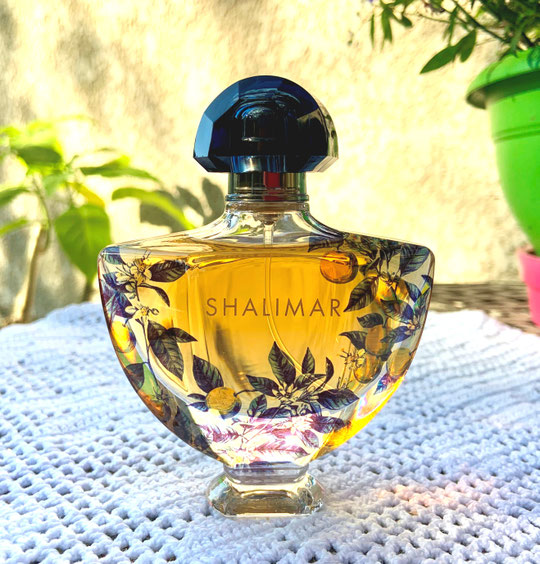 2020 - SHALIMAR - VAPORISATEUR EAU DE PARFUM 50 ML, SERIE LIMITEE - FLACON ORNE DE DESSINS ET PEINTURES