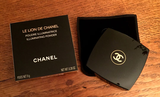 CHANEL - LE LION DE CHANEL : POUDRE PRESSEE ILLUMINATRICE