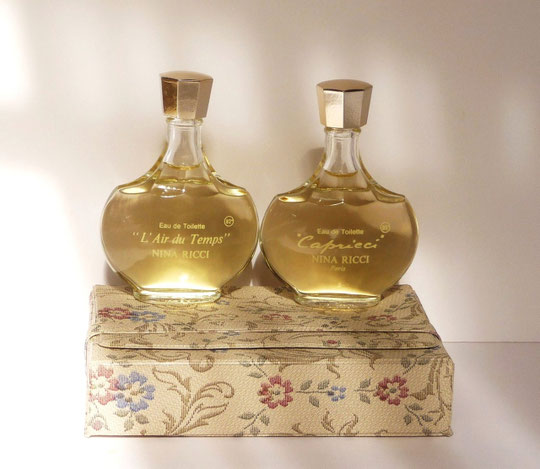 LA MÊME POCHETTE DE VOYAGE AVEC SES 2 FLACONS EAU DE TOILETTE 25 ML