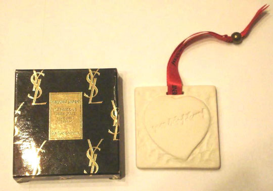 YVES SAINT-LAURENT - CERAMIQUE AVEC LIEN ROUGE  (FRAGRANCE PARIS) 