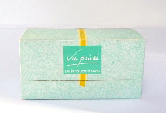 VIE PRIVEE : COFFRET CONTENANT UNE MINIATURE ET UN SAVON PARFUME