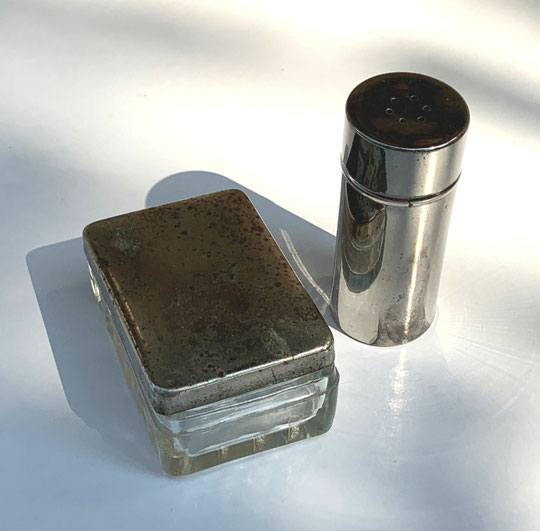 BOÎTE A SAVON ET BOÎTE A TALC