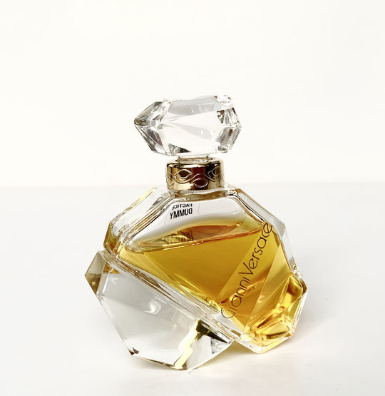 GIANNI VERSACE - FLACON FACTICE VU DE BIAIS, AVEC SERIGRAPHIE OR